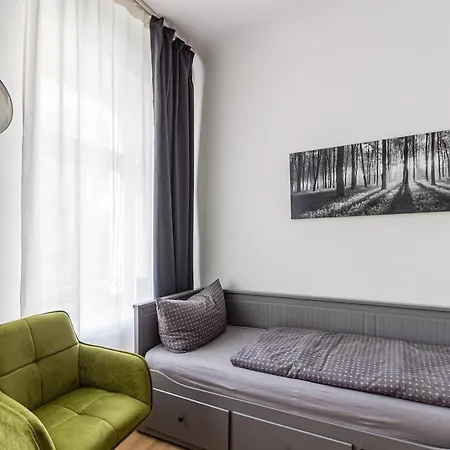 Spacious Flat Close To Center Daire