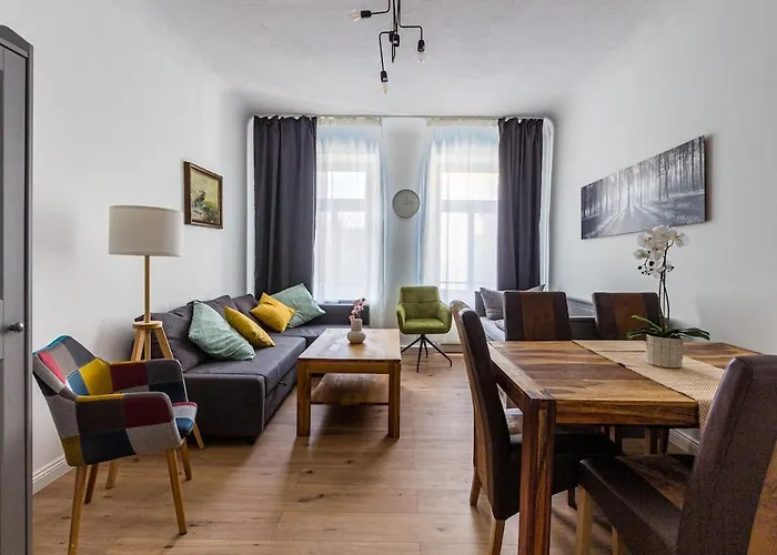 Spacious Flat Close To Center *