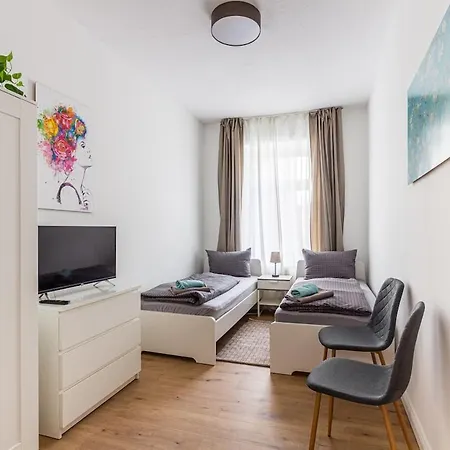 Spacious Flat Close To Center