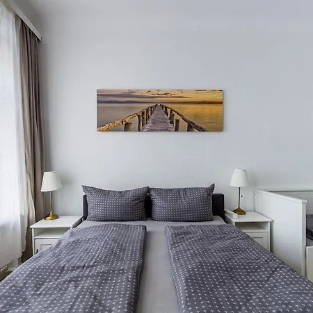 Spacious Flat Close To Center 아파트