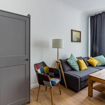 Apartment Spacious Flat Close To Center