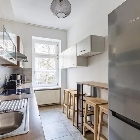 Spacious Flat Close To Center *