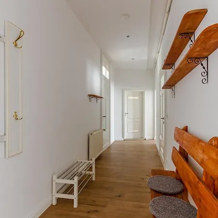 Apartment Spacious Flat Close To Center