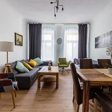 Spacious Flat Close To Center *