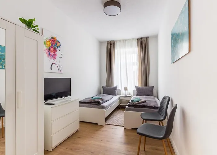 Spacious Flat Close To Center